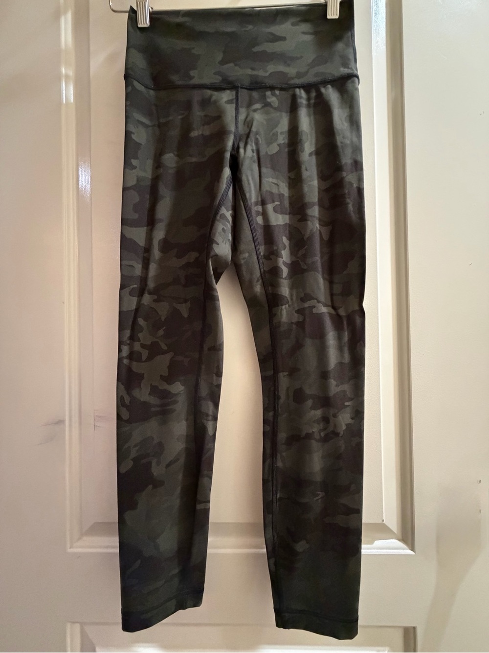 Lululemon Athletica camo print leggings